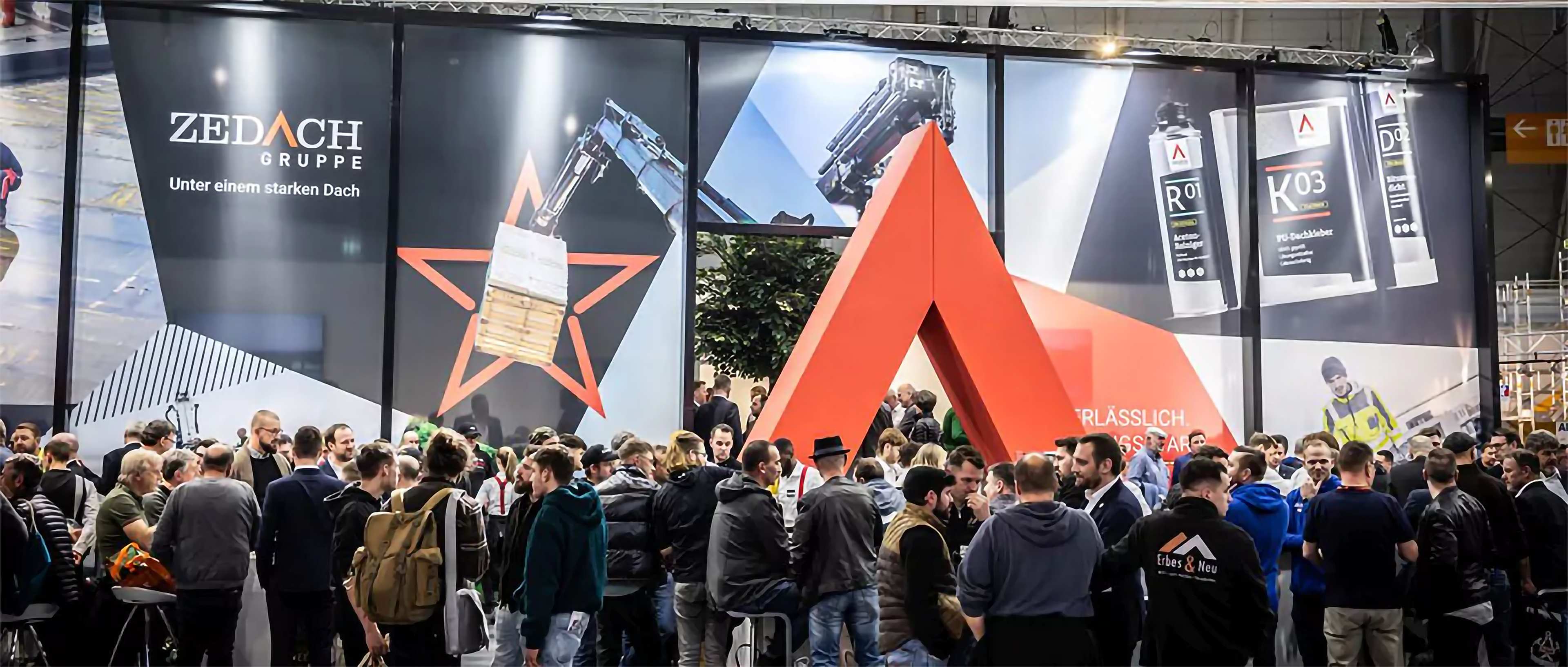 Messestand der Zedach Gruppe bei der Messe Dach+Holz 