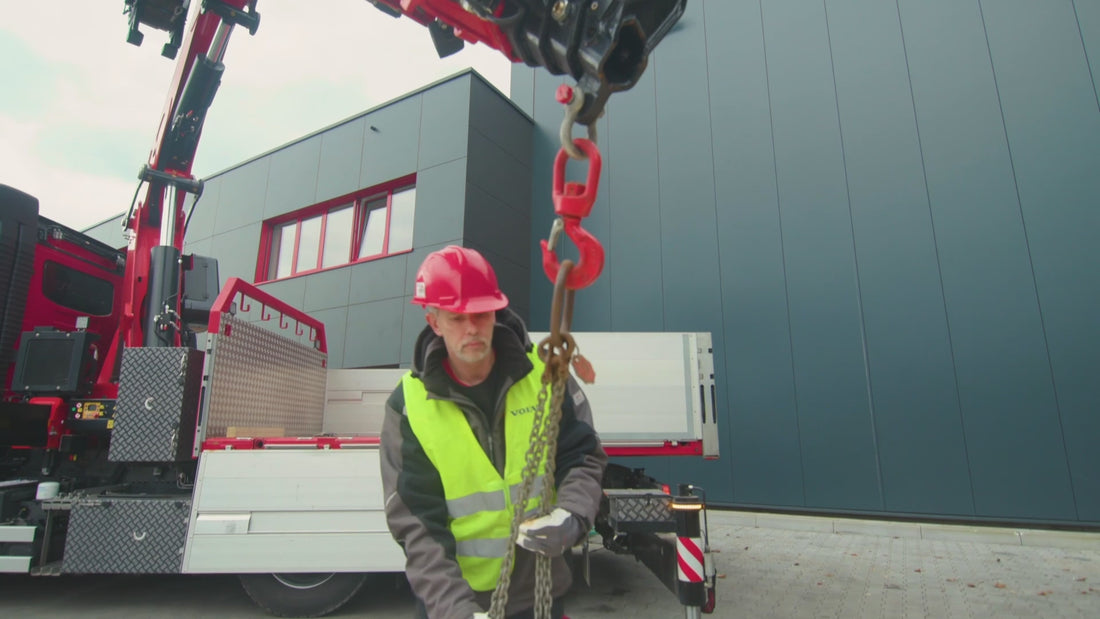 Video laden: Einblicke in die Wartung und den Service von Maschinen in der DE Süd Werkstatt.